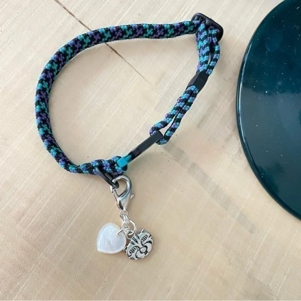 $10 SALE 🎉HP Handmade Cat Collar Charm Ivory Heart Stamped Metal Furbaby